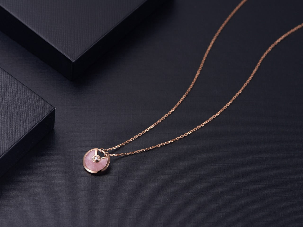 [Max Jewelry ]AMULETTE ROSE GOLD PINK MOP NECKLACE