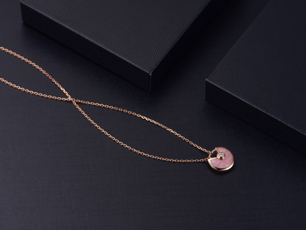 [Max Jewelry ]AMULETTE ROSE GOLD PINK MOP NECKLACE