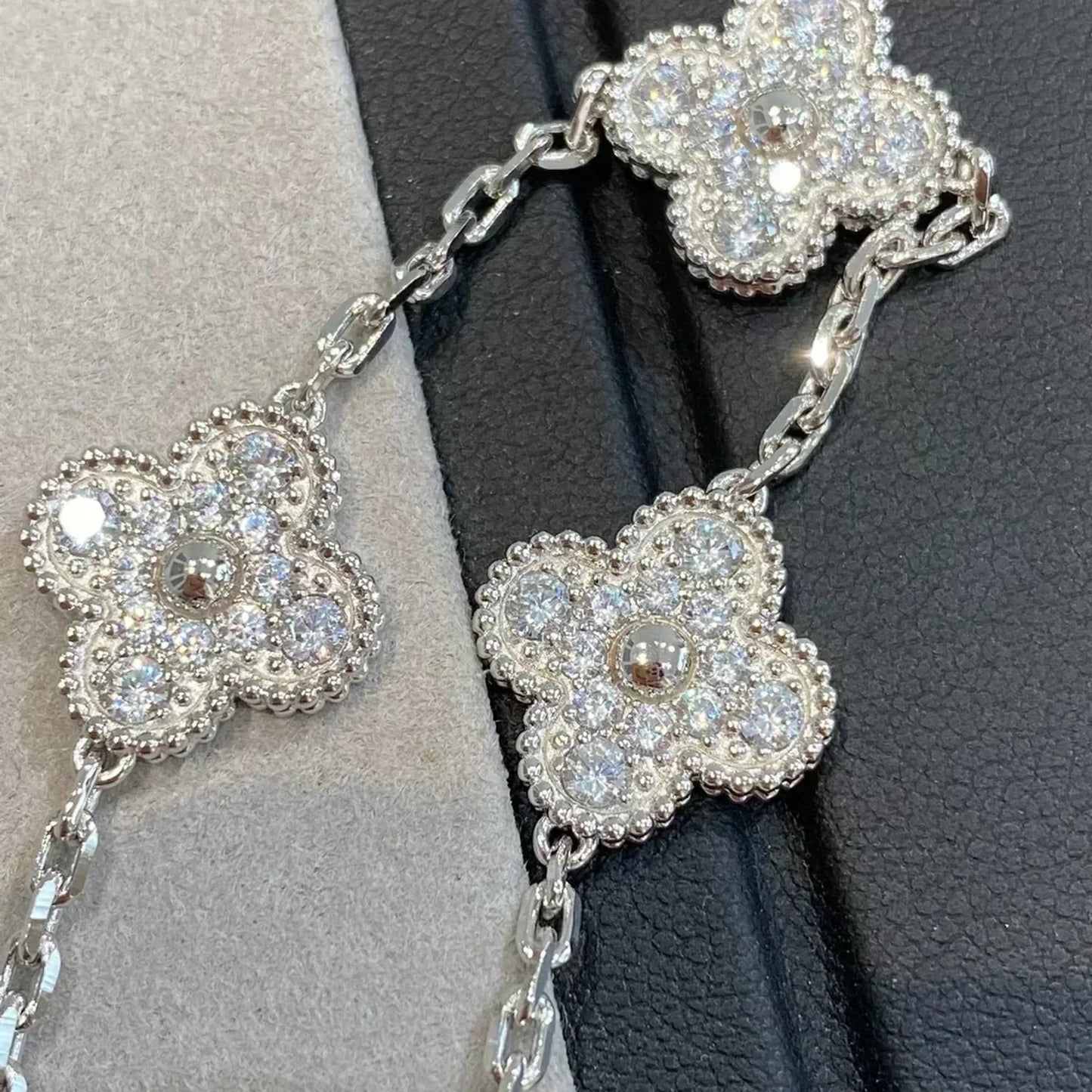 [Max Jewelry ] CLOVER 5 MOTIF FULL DIAMOND BRACELET COLLECTION