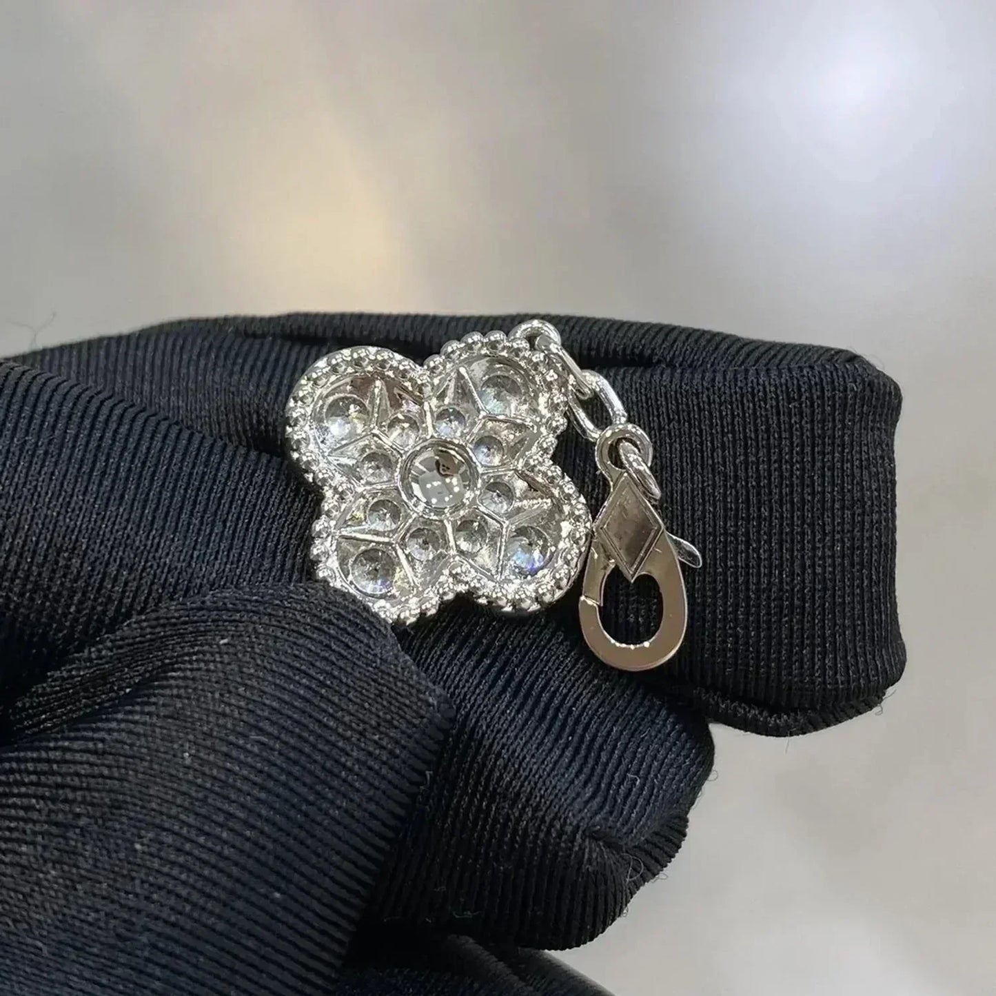 [Max Jewelry ] CLOVER 5 MOTIF FULL DIAMOND BRACELET COLLECTION