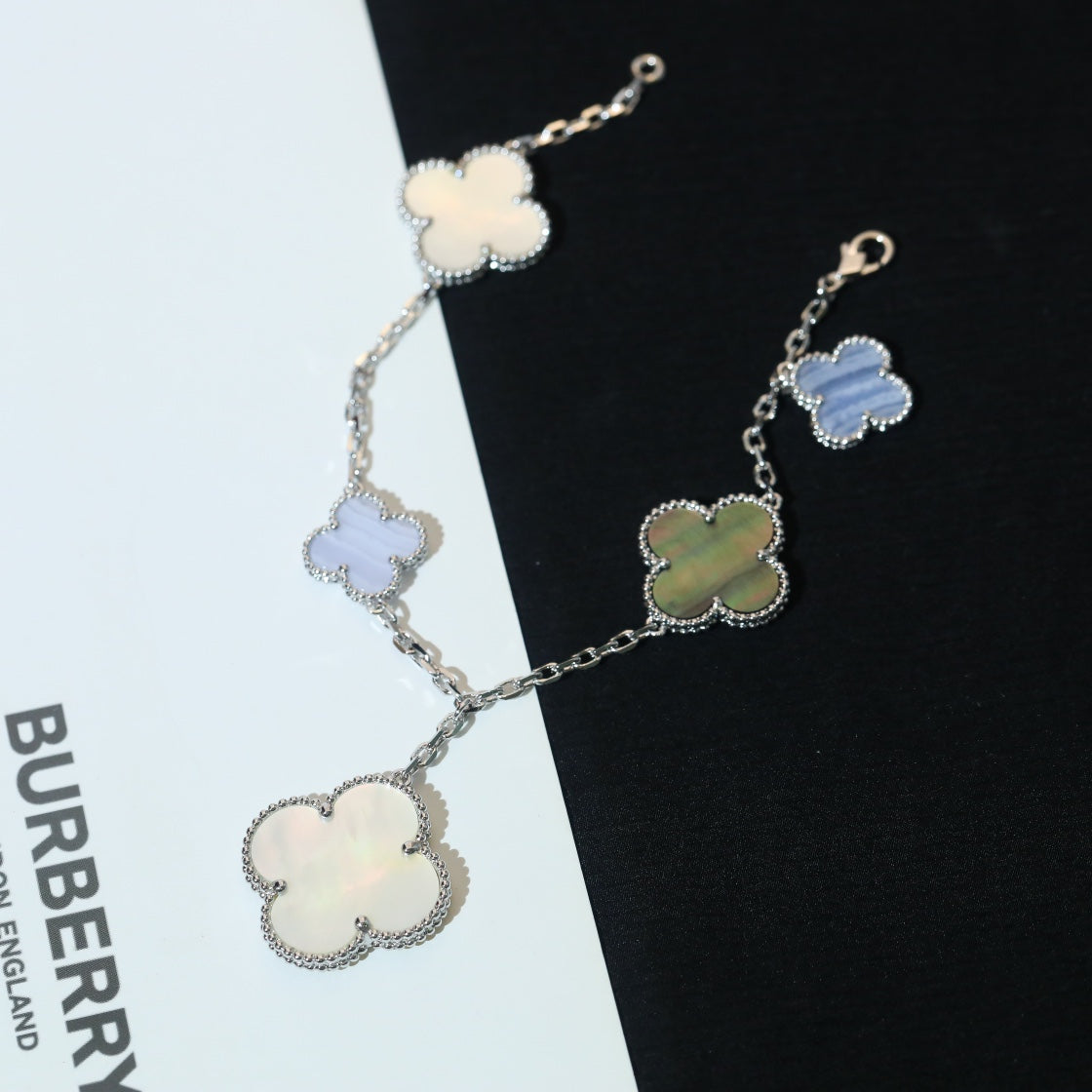[Max Jewelry ]CLOVER BRACELET 5 MOTIFS MOP CHALCEDONY SILVER