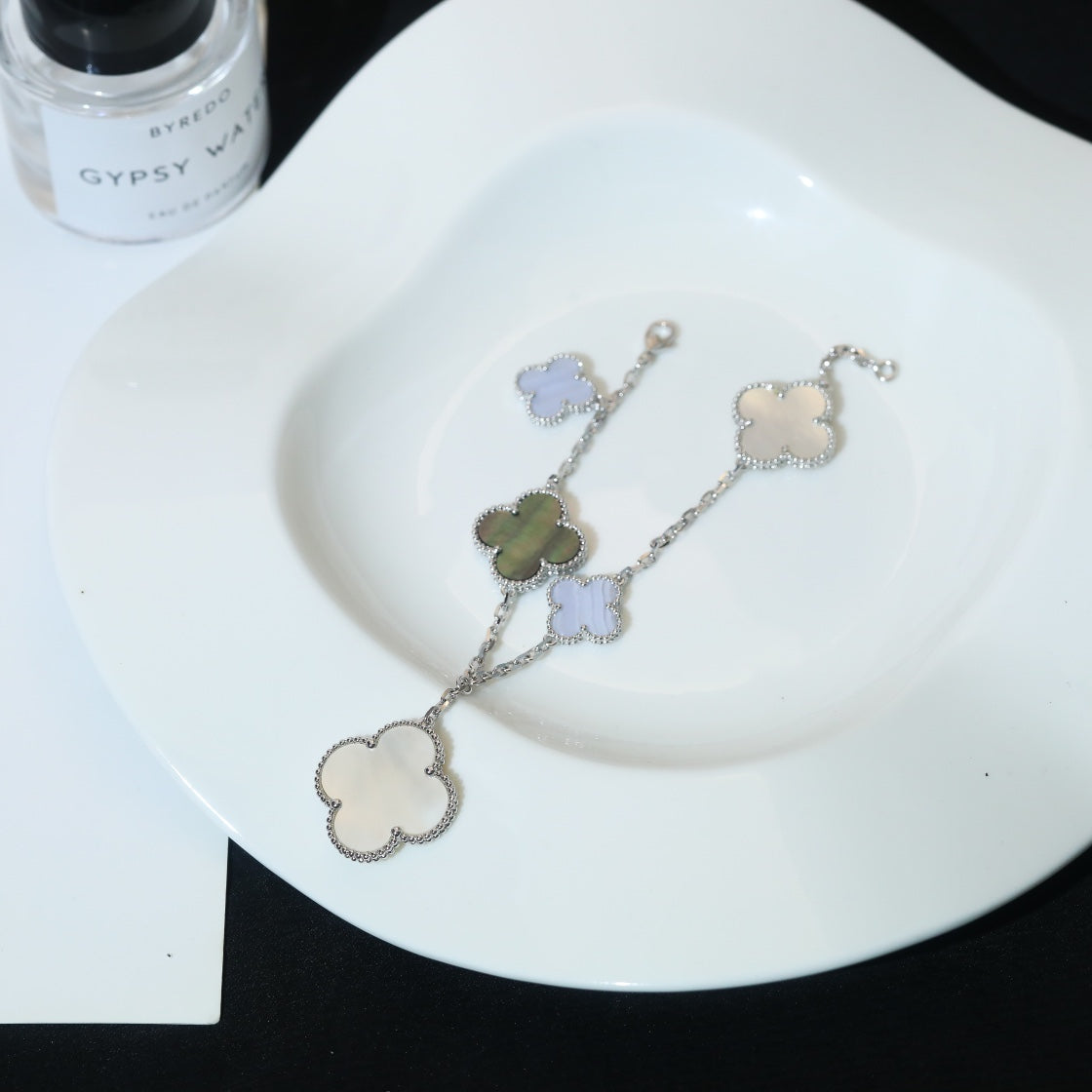 [Max Jewelry ]CLOVER BRACELET 5 MOTIFS MOP CHALCEDONY SILVER