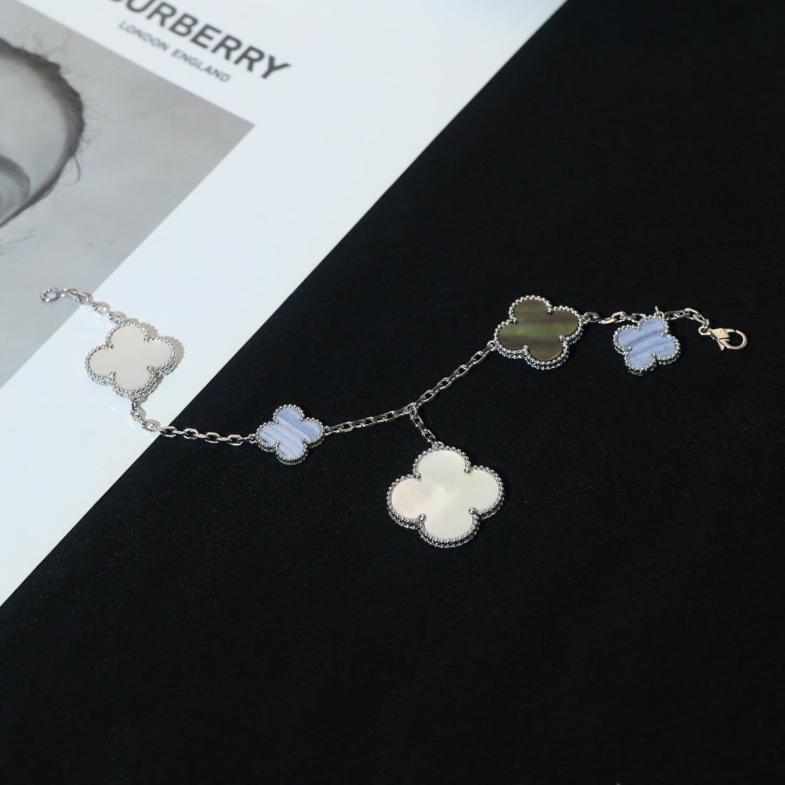[Max Jewelry ]CLOVER BRACELET 5 MOTIFS MOP CHALCEDONY SILVER