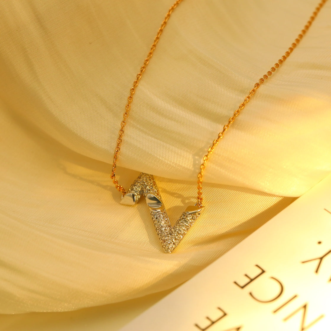 [Max Jewelry ]VOLT SILVER DIAMOND PEDANT NECKLACE
