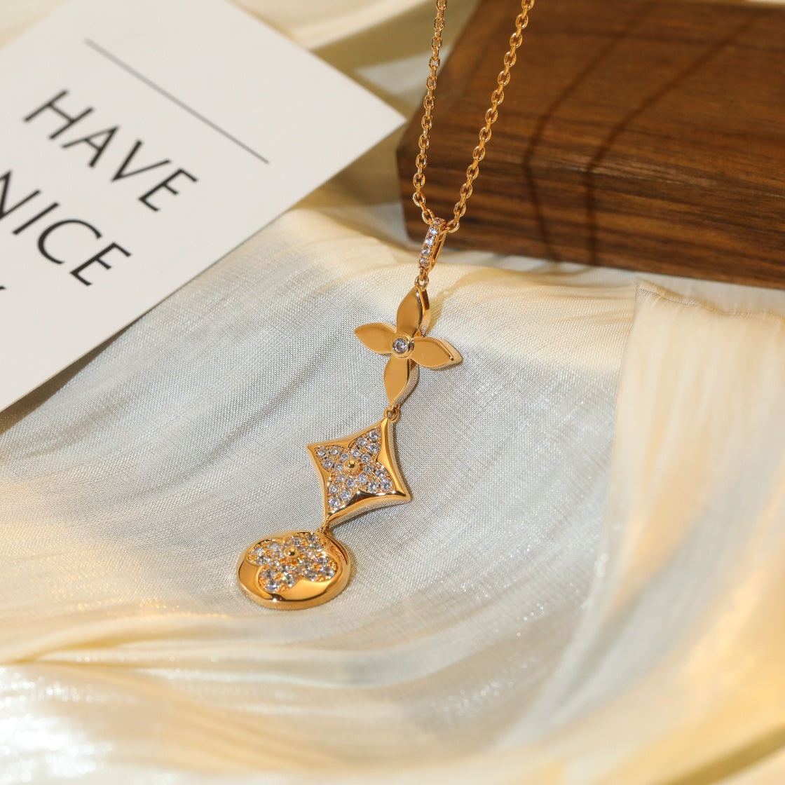 [Max Jewelry ]STAR AND SUN DIAMOND PINK GOLD NECKLACE