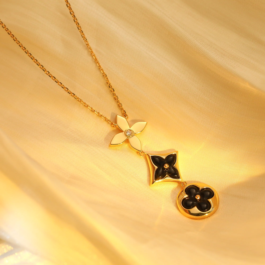 [Max Jewelry ]STAR AND SUN ONYX PINK GOLD NECKLACE