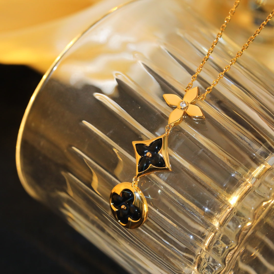 [Max Jewelry ]STAR AND SUN ONYX PINK GOLD NECKLACE