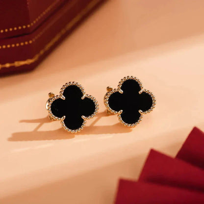 [Max Jewelry ]CLOVER MEDIUM 1 MOTIFS  ONYX STUD EARRINGS