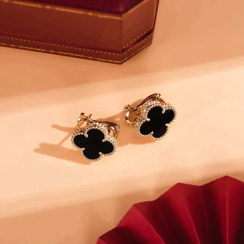 [Max Jewelry ]CLOVER MEDIUM 1 MOTIFS  ONYX STUD EARRINGS