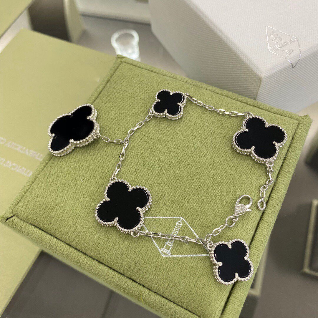 [Max Jewelry ]CLOVER 5 MOTIFS SIVLER ONYX BRACELET