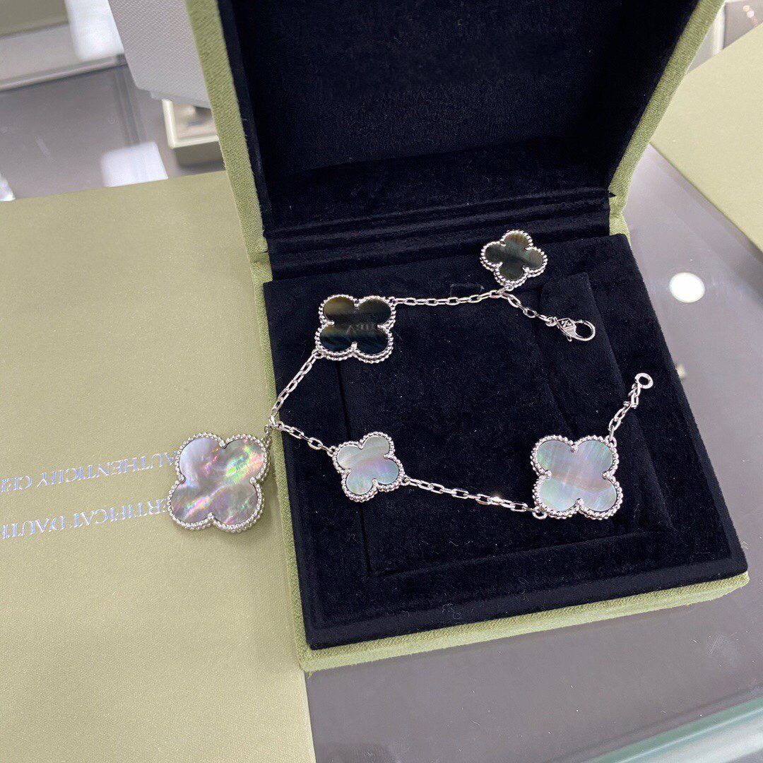 [Max Jewelry ]CLOVER 5 MOTIFS SIVLER DARK MOP BRACELET