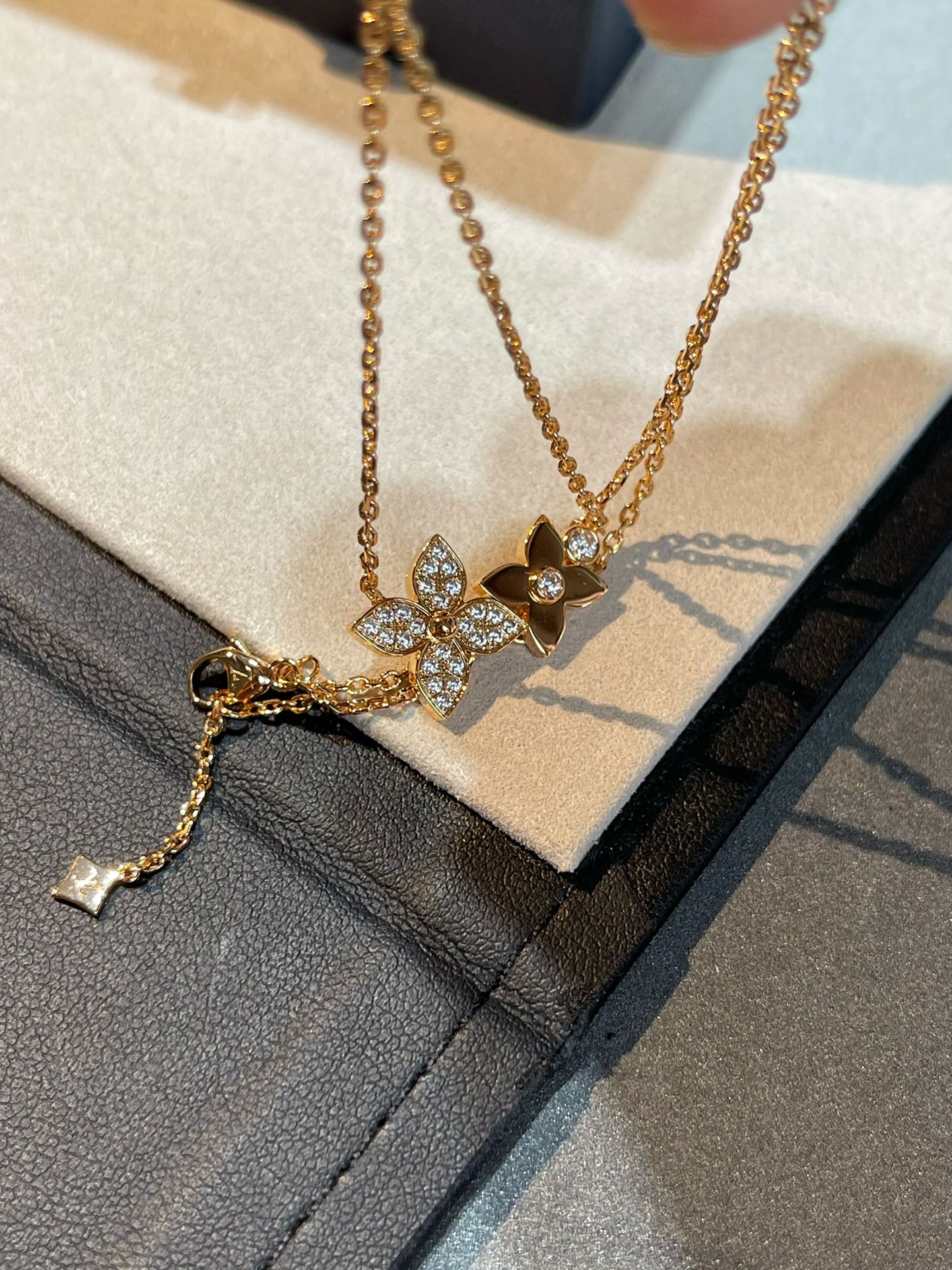 [Max Jewelry ]STAR BLOSSOM NECKLACE PINK GOLD DIAMONDS