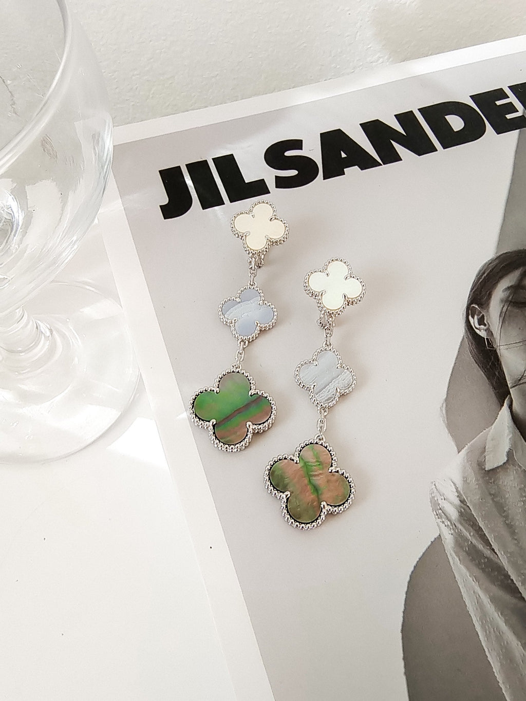 [Plus&Max]CLOVER 3 MOTIFS CHALCEDONY DARK MOP SILVER EARRINGS