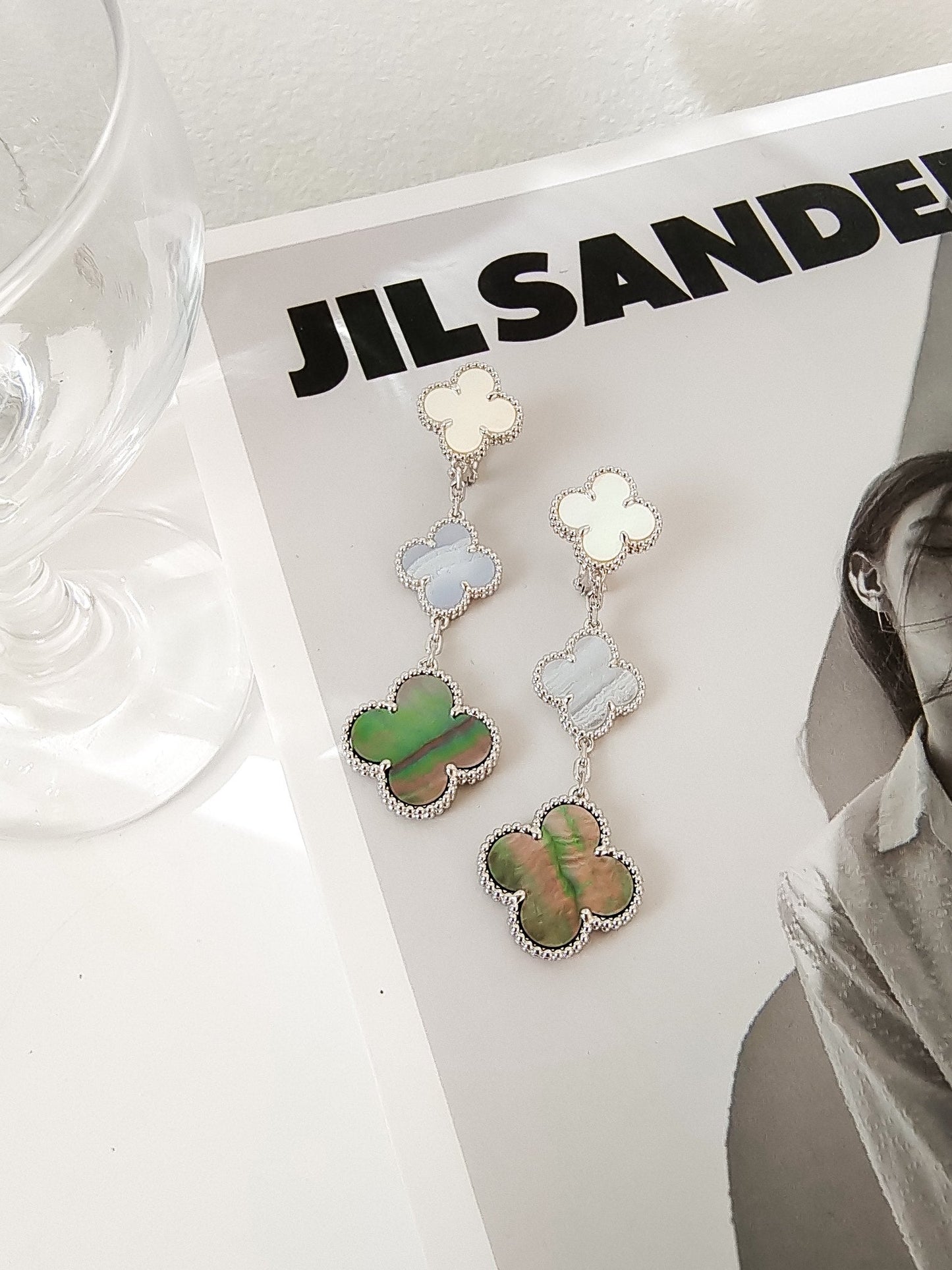 [Max Jewelry ]CLOVER 3 MOTIFS CHALCEDONY DARK MOP SILVER EARRINGS