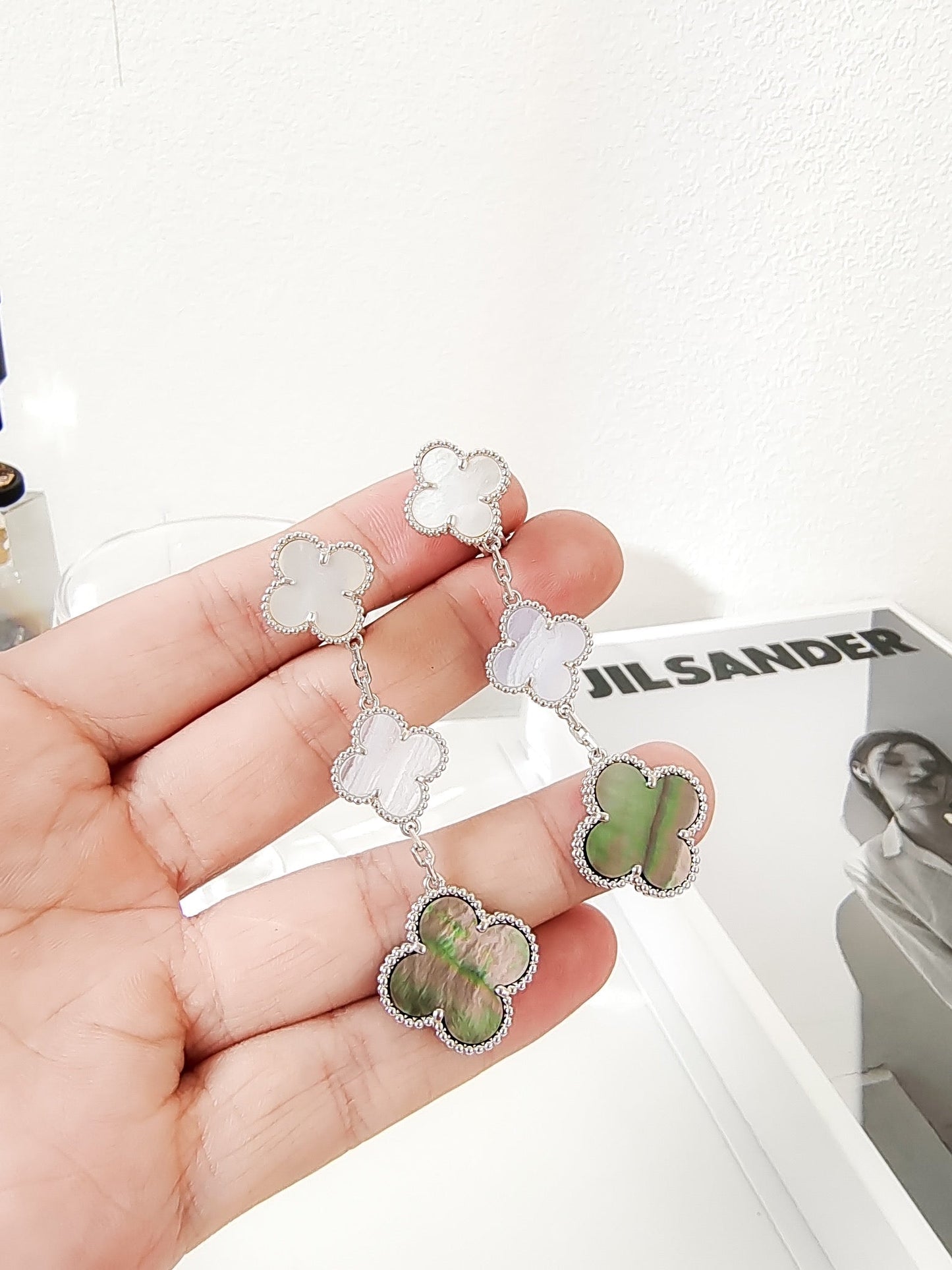 [Max Jewelry ]CLOVER 3 MOTIFS CHALCEDONY DARK MOP SILVER EARRINGS