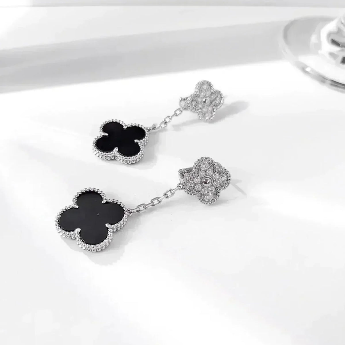 [Plus&Max]CLOVER 2 MOTIFS  DIAMOND ONYX EARRINGS SILVER