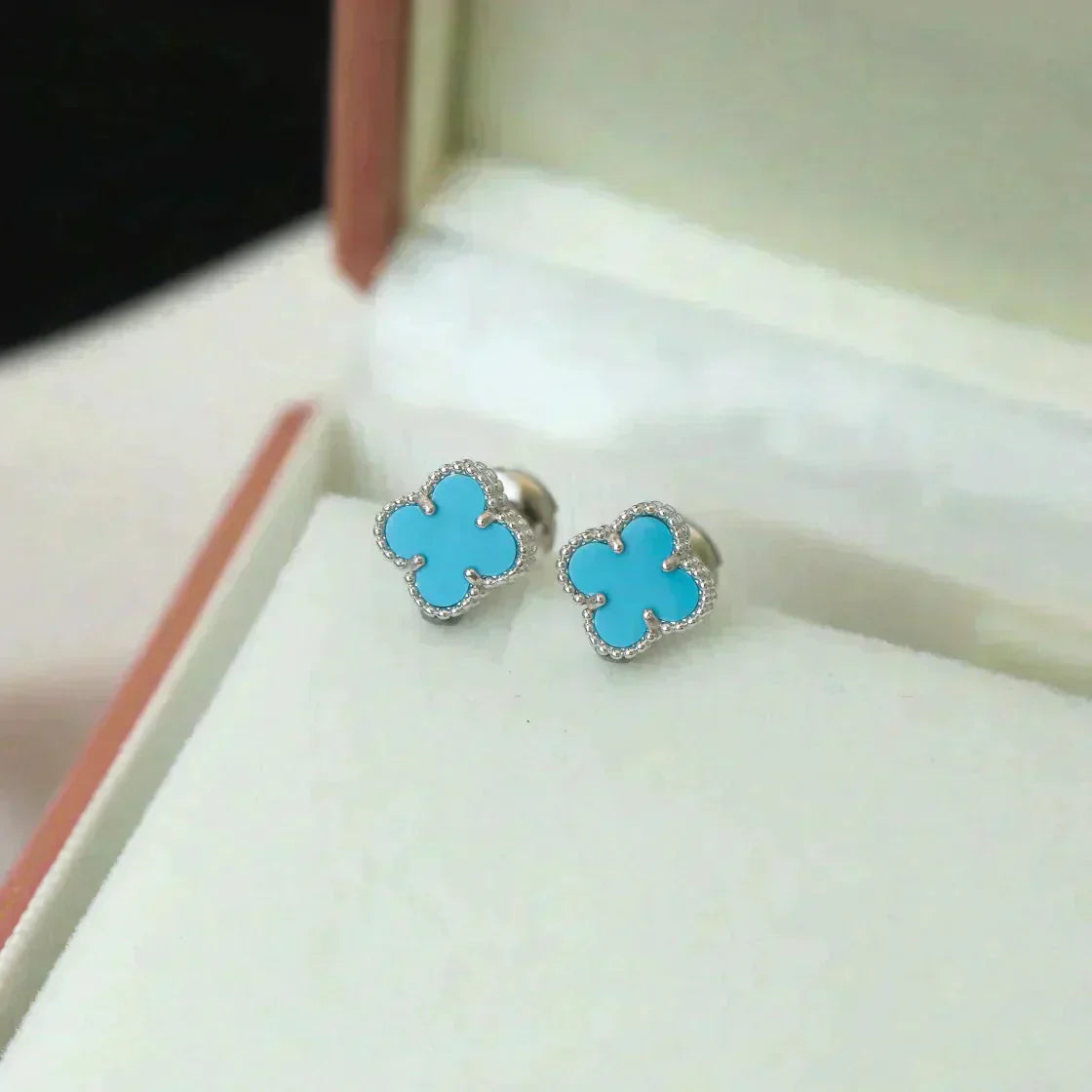 [Max Jewelry ]CLOVER MINI 9.5MM ONYX STUD EARRINGS SILVER