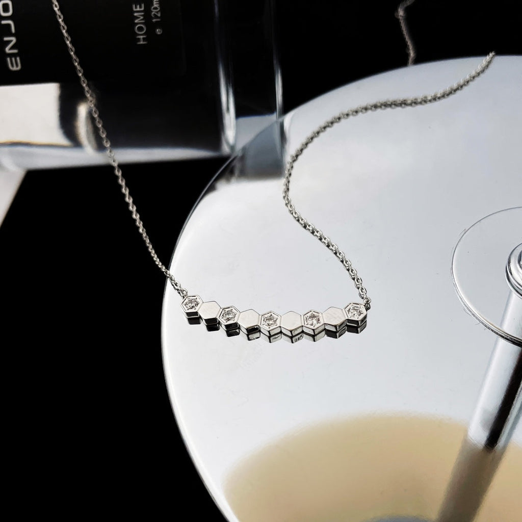 [Plus&Max]BEE MY LOVE DIAMOND NECKLACE