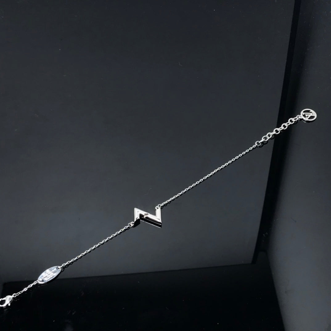 [Max Jewelry ]VOLT LV LOGO BRACELET