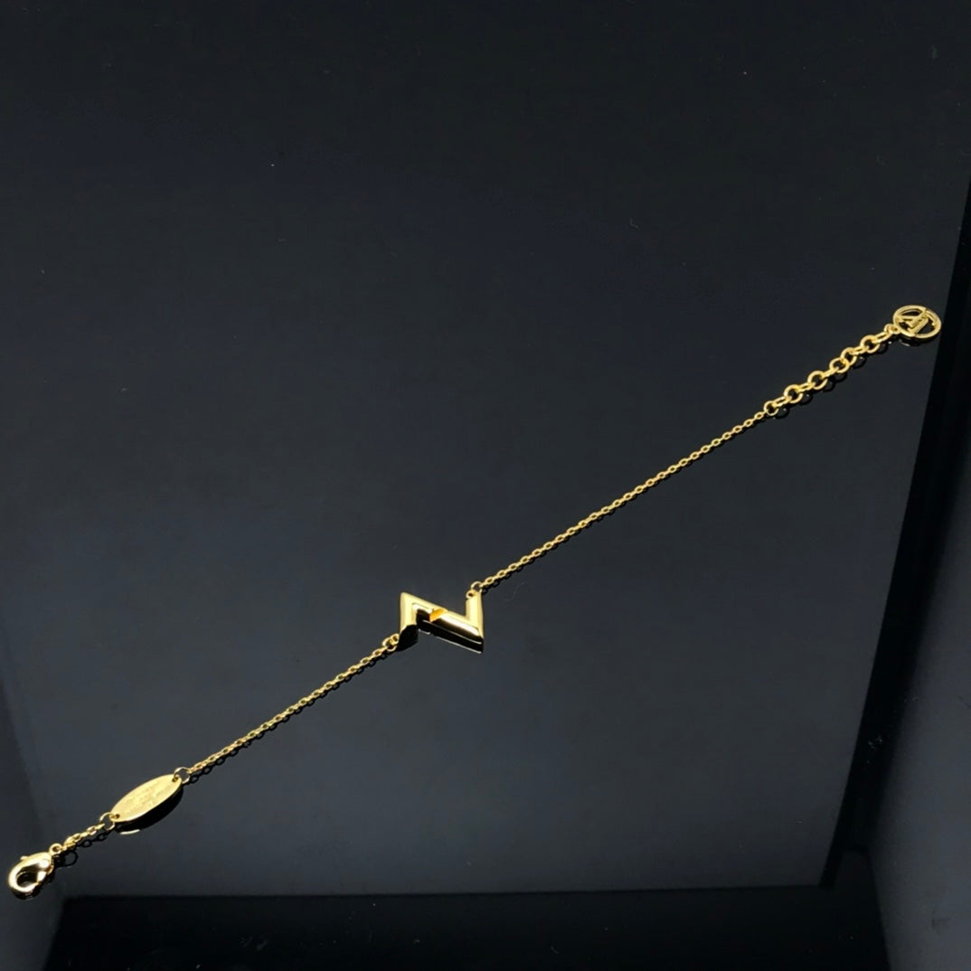 [Max Jewelry ]VOLT LV LOGO BRACELET