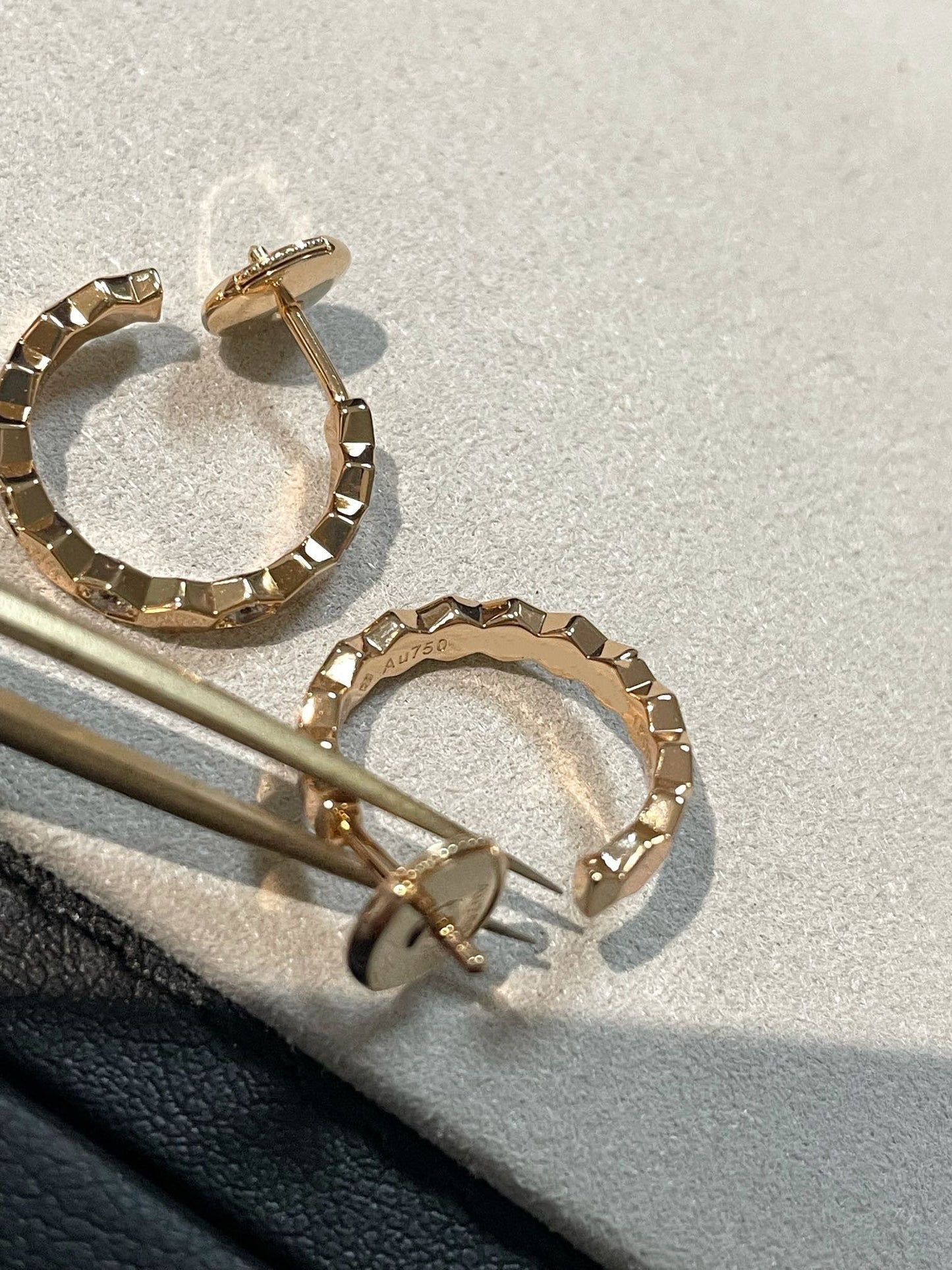 [Max Jewelry ]Hollow Design Four-Leaf Clover Flower Shape Earrings
