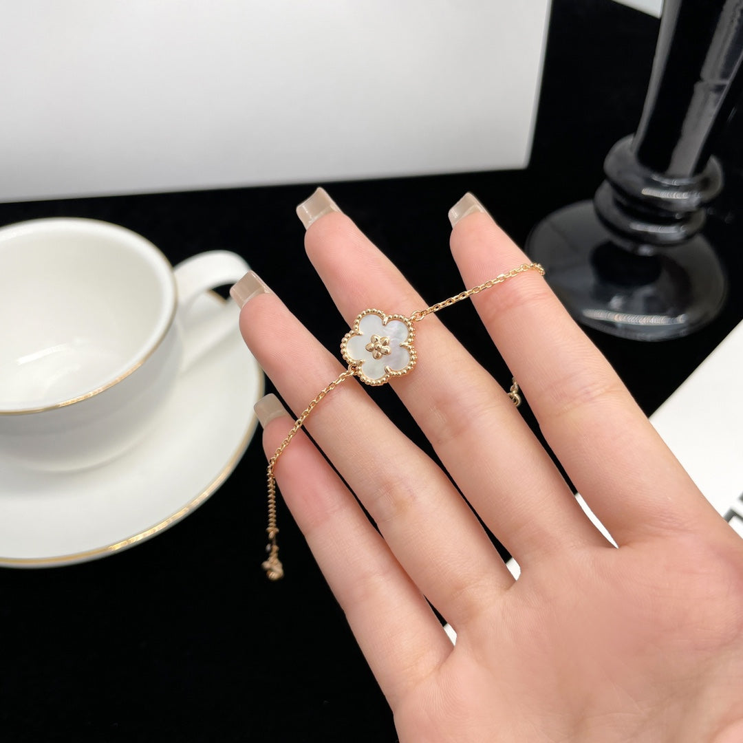 [Max Jewelry ]LUCKY SPRING ROSE GOLD MOP BRACELET