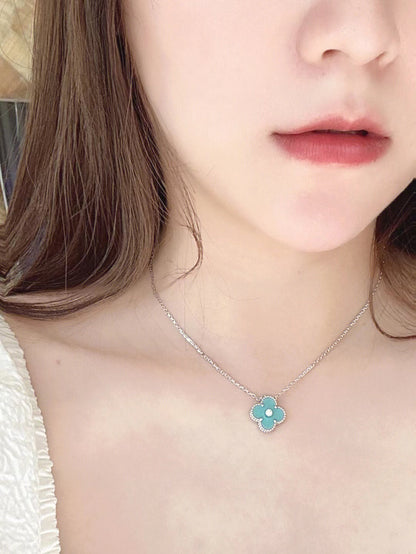 [Max Jewelry ]CLOVER 1 DIAMOND LIGHT BLUE SILVER NECKLACE