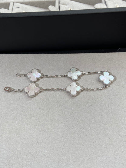 [Max Jewelry ]CLOVER WHITE PEARL MOP 5 MOTIF BRACELET COLLECTION