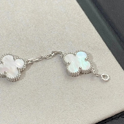 [Plus&Max]LUCKY CLOVER 5-MOTIF BRACELET - WHITE MOTHER-OF-PEARL COLLECTION