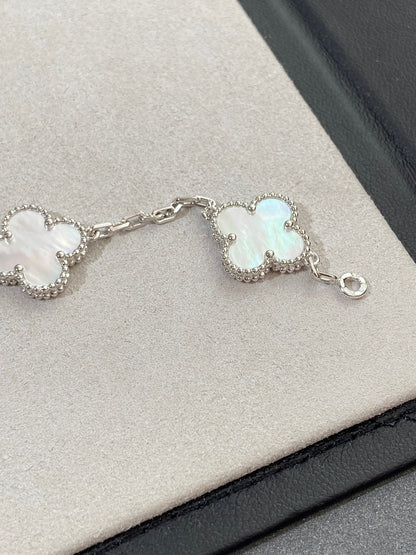 [Max Jewelry ]CLOVER WHITE PEARL MOP 5 MOTIF BRACELET COLLECTION