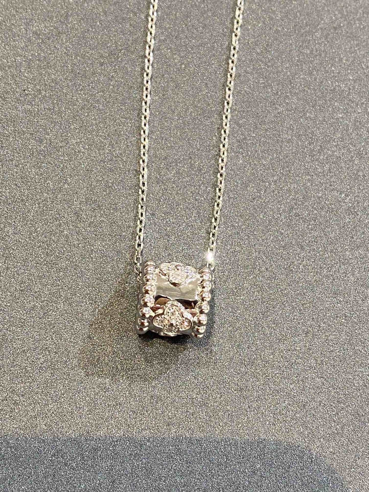 [Max Jewelry ]PERLEE PEDANT SIVLER DIAMOND NECKLACE