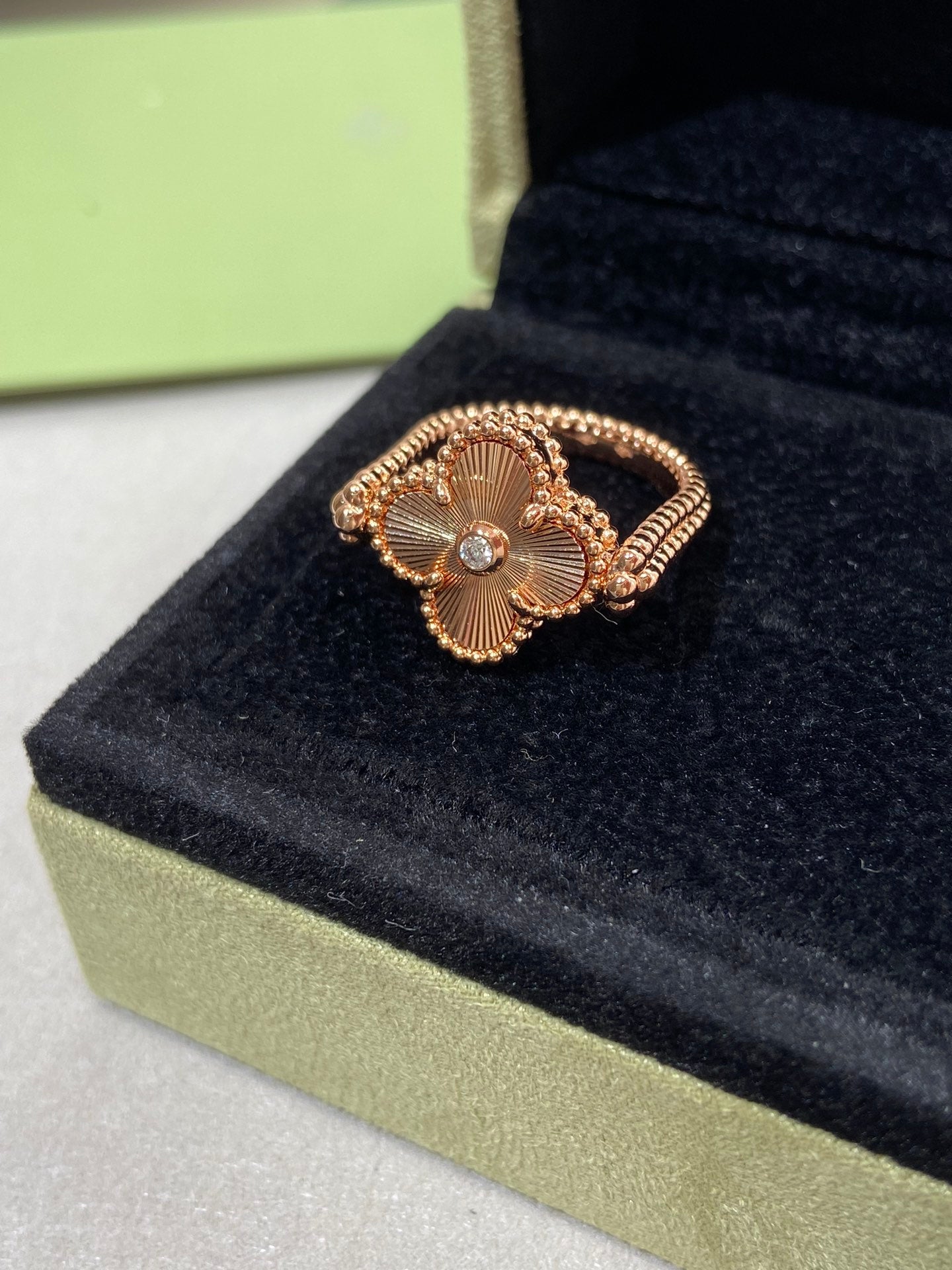 [Max Jewelry ]CLOVER RIVERSIBLE PINK GOLD RING