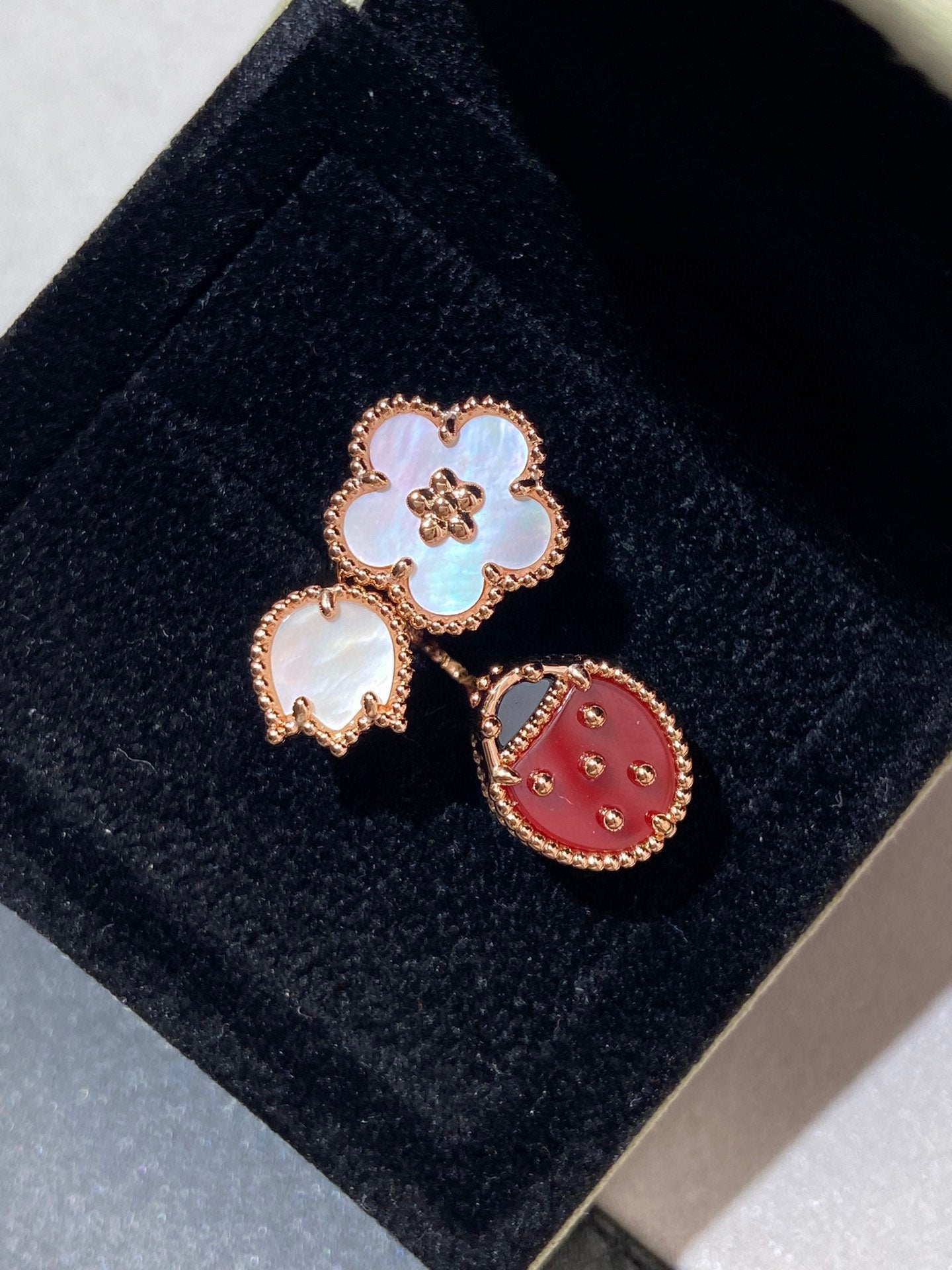[Max Jewelry ]LUCKY 3 MOTIF ROSE GOLD RING