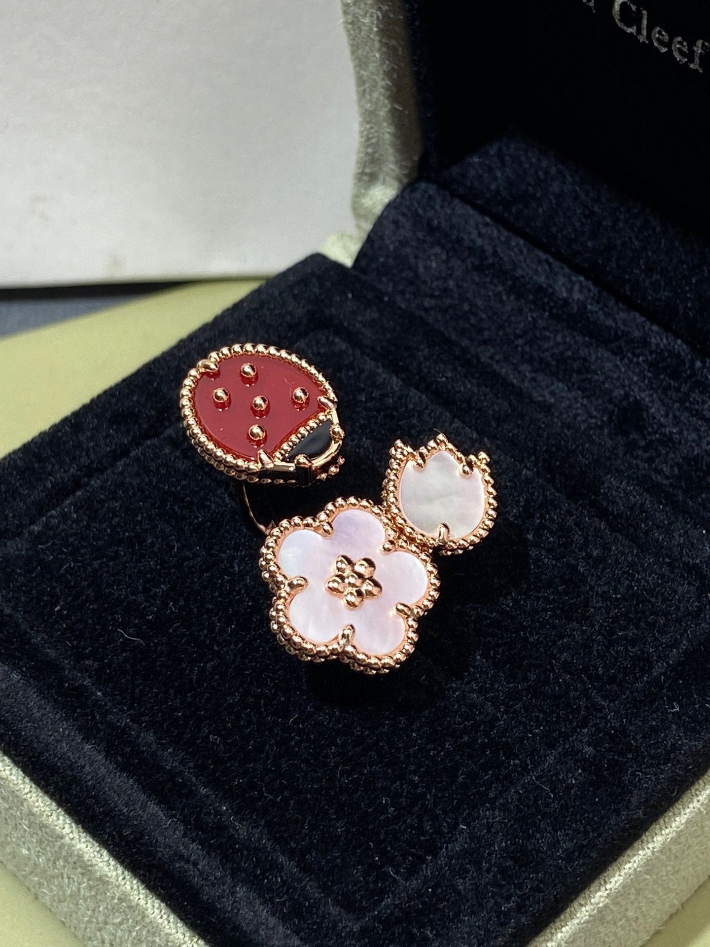 [Max Jewelry ]LUCKY 3 MOTIF ROSE GOLD RING