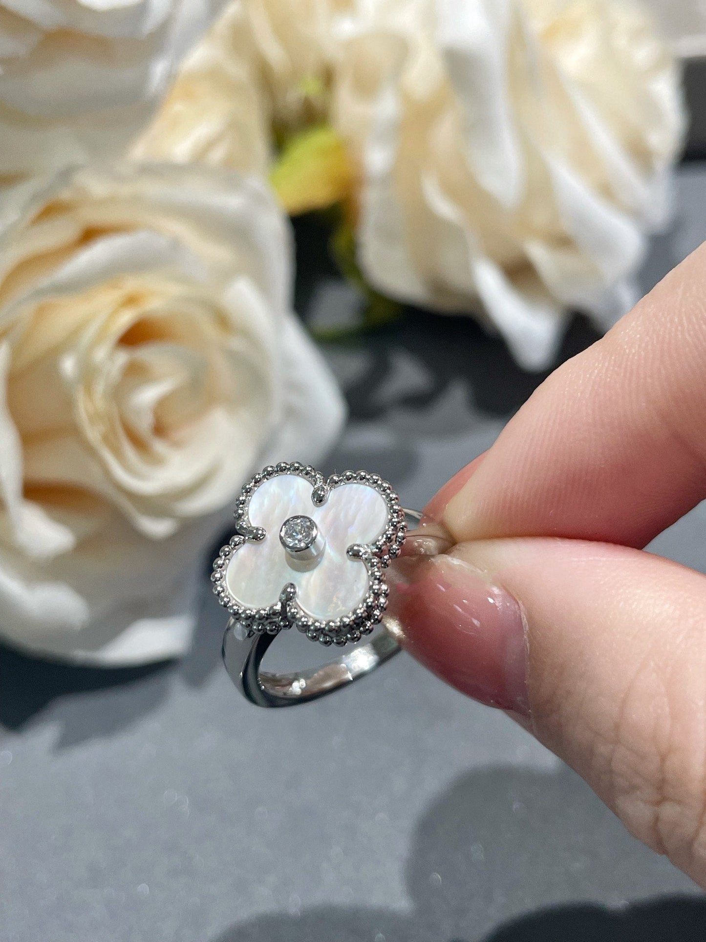 [Max Jewelry ]CLOVER SILVER MOP DIAMOND RING