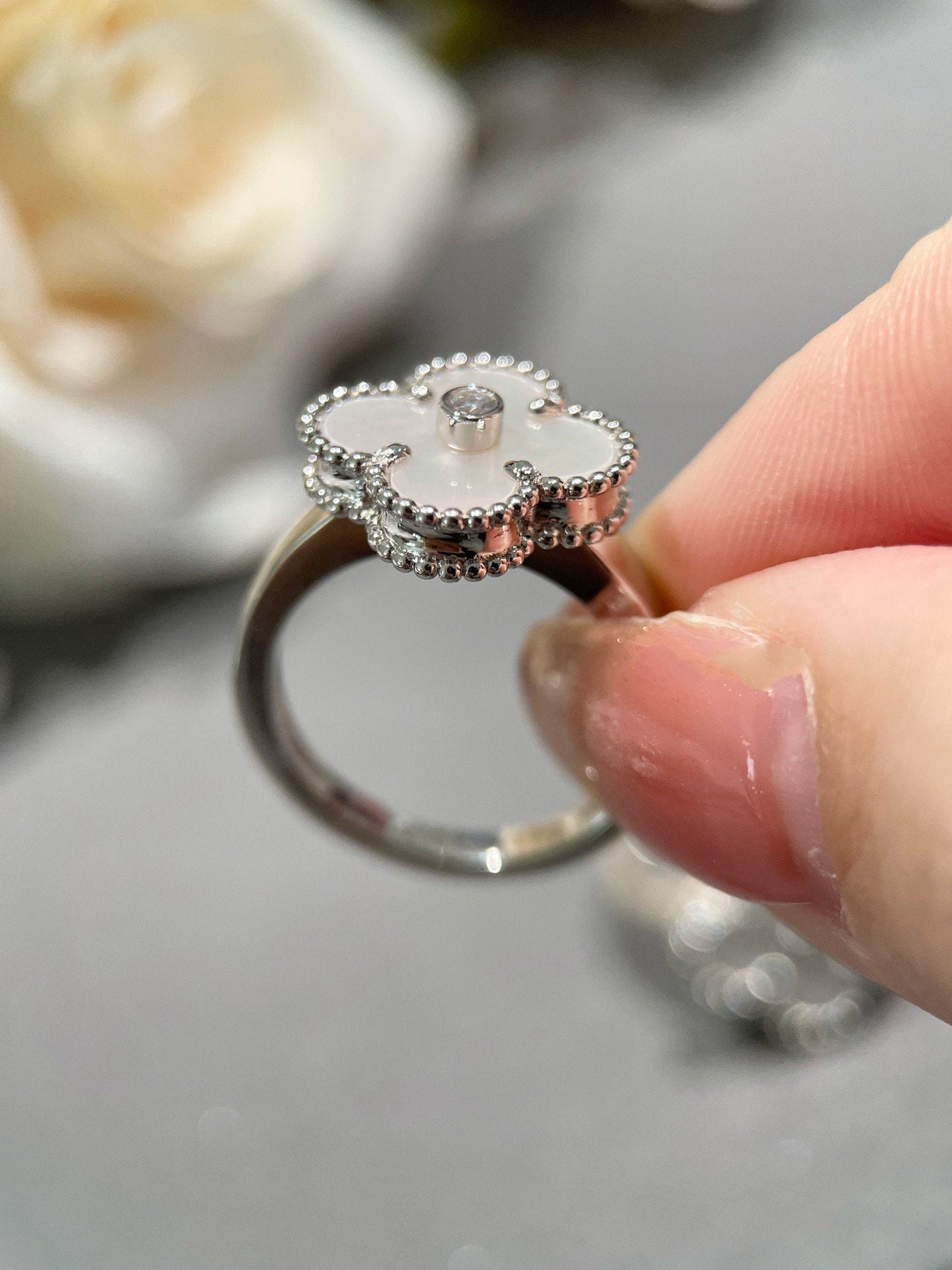 [Max Jewelry ]CLOVER SILVER MOP DIAMOND RING