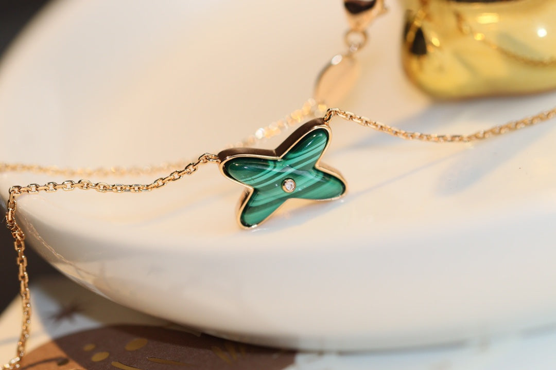 [Max Jewelry ]JEUX MALACHITE 1 DIAMOND PINK GOLD NECKLACE