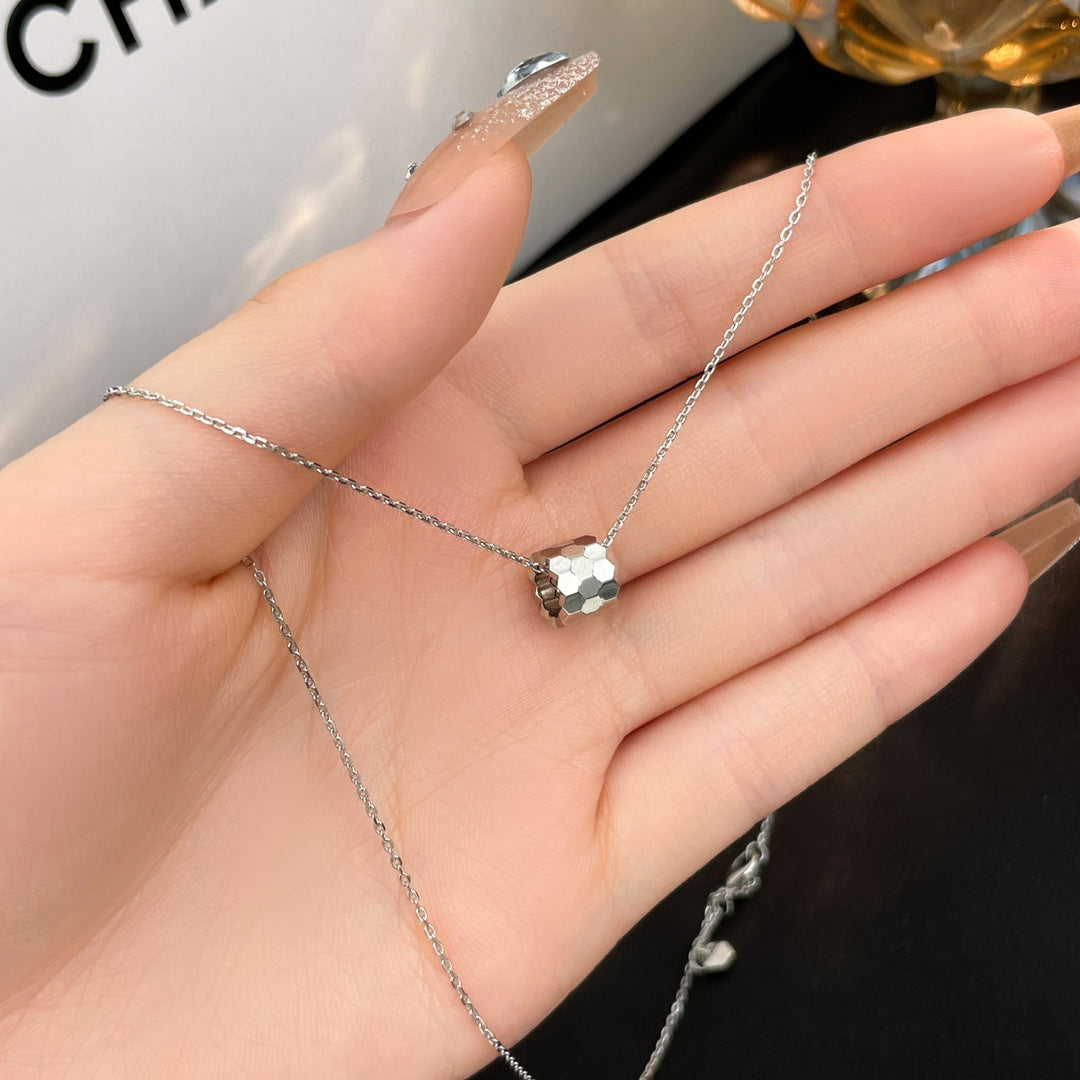[Max Jewelry ]BEE MINI NECKLACE