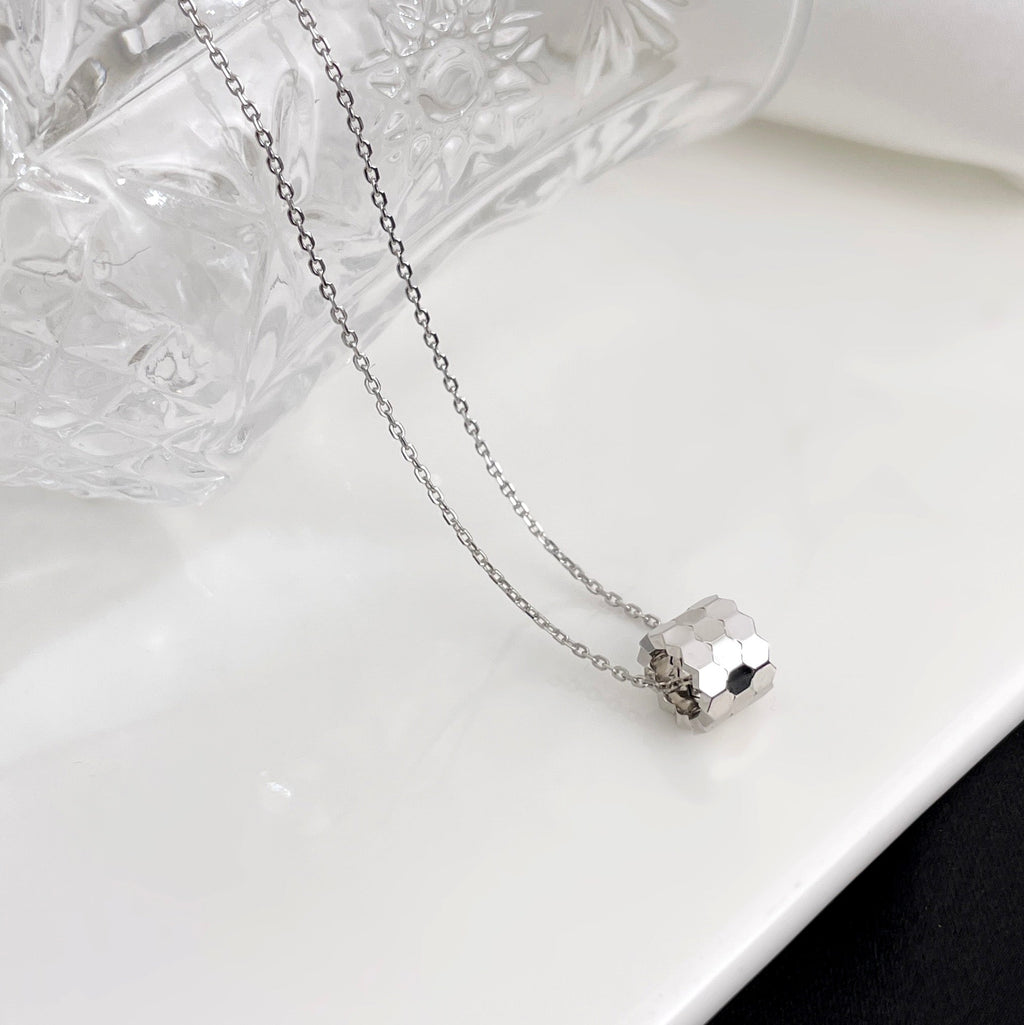 [Plus&Max]BEE MINI NECKLACE