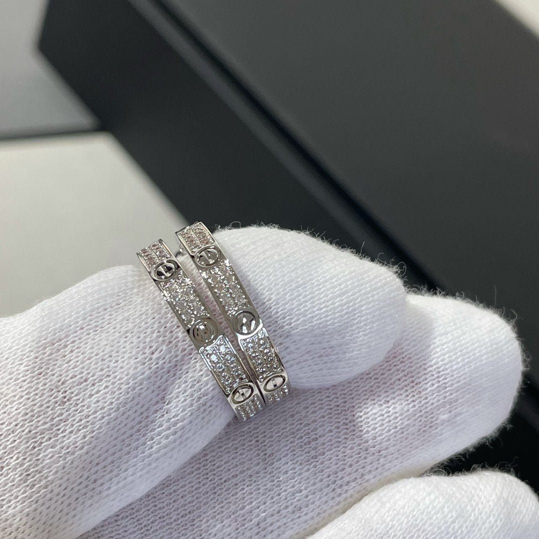 [Max Jewelry ]LOVE DIAMOND SILVER HOOP EARRINGS