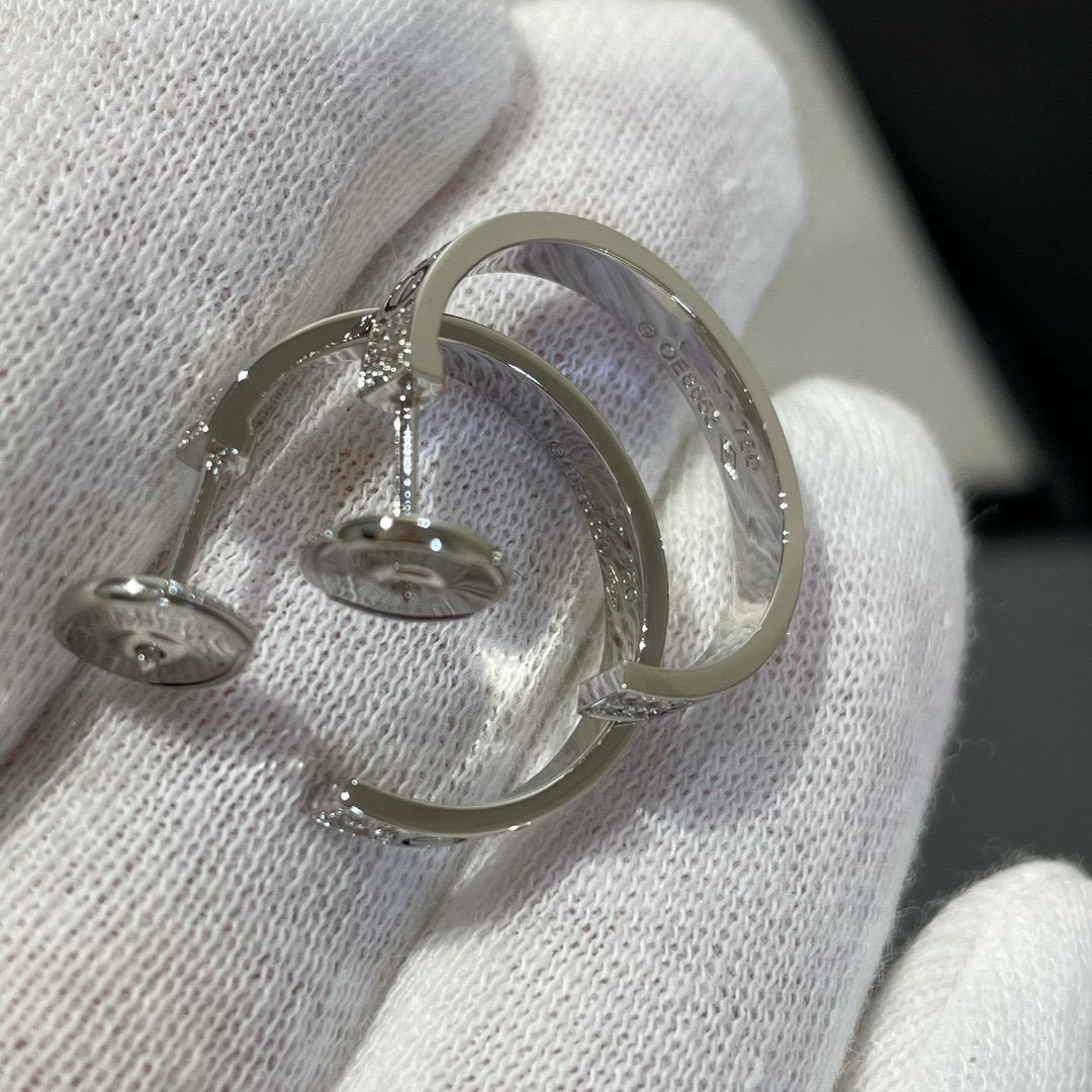 [Max Jewelry ]LOVE DIAMOND SILVER HOOP EARRINGS