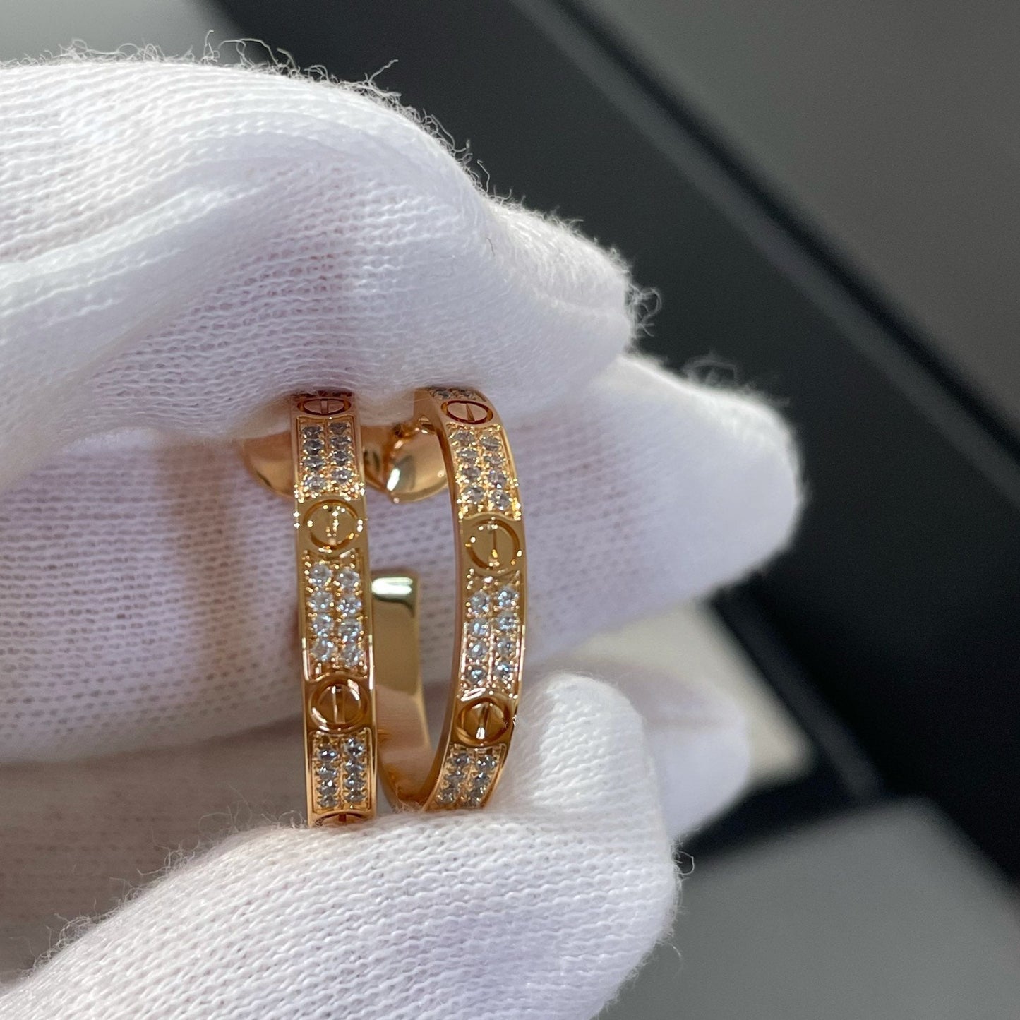 [Max Jewelry ]LOVE DIAMOND PINK GOLD HOOP EARRINGS
