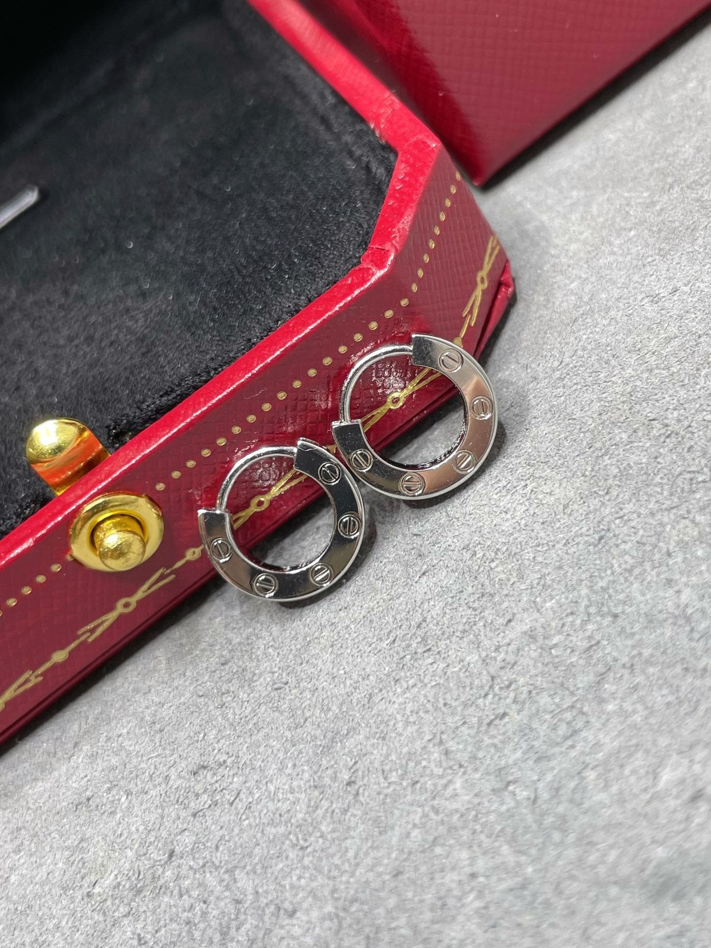 [Max Jewelry ]LOVE MINI EARRINGS