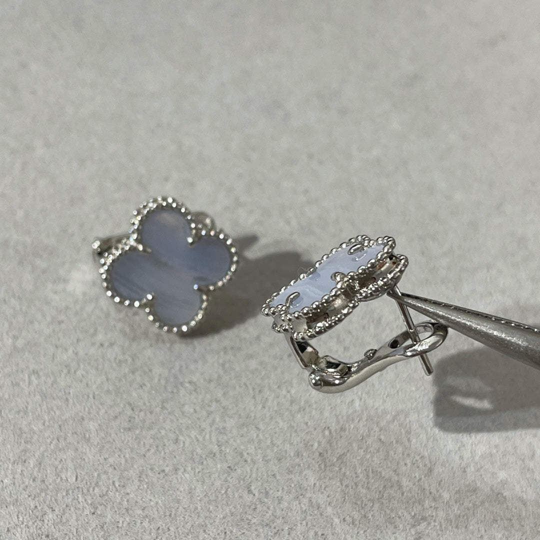 [Max Jewelry ]CLOVER CHALCEDONY SILVER STUD EARRINGS