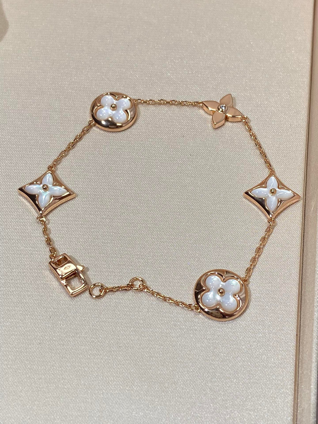 [Plus&Max]STAR AND SUN 5 MOTIF MOP PINK GOLD BRACELET