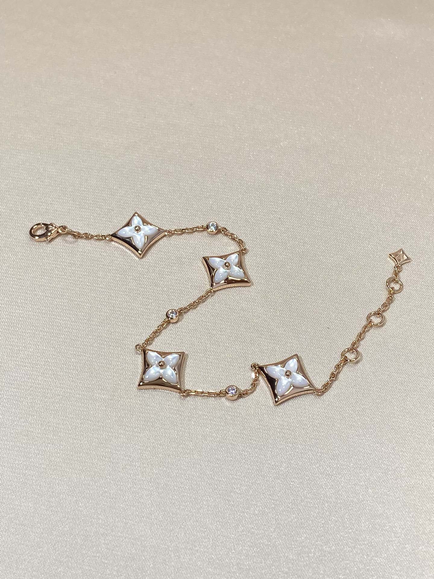 [Max Jewelry ]STAR 4 MOTIF MOP DIAMOND PINK GOLD BRACELET