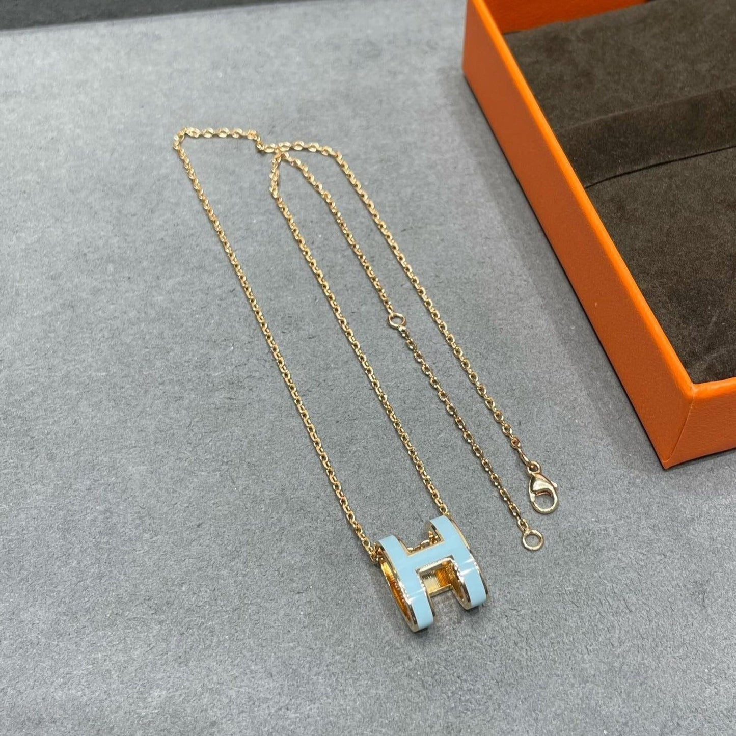 [Max Jewelry ]POP H SKY BLUE NECKLACE