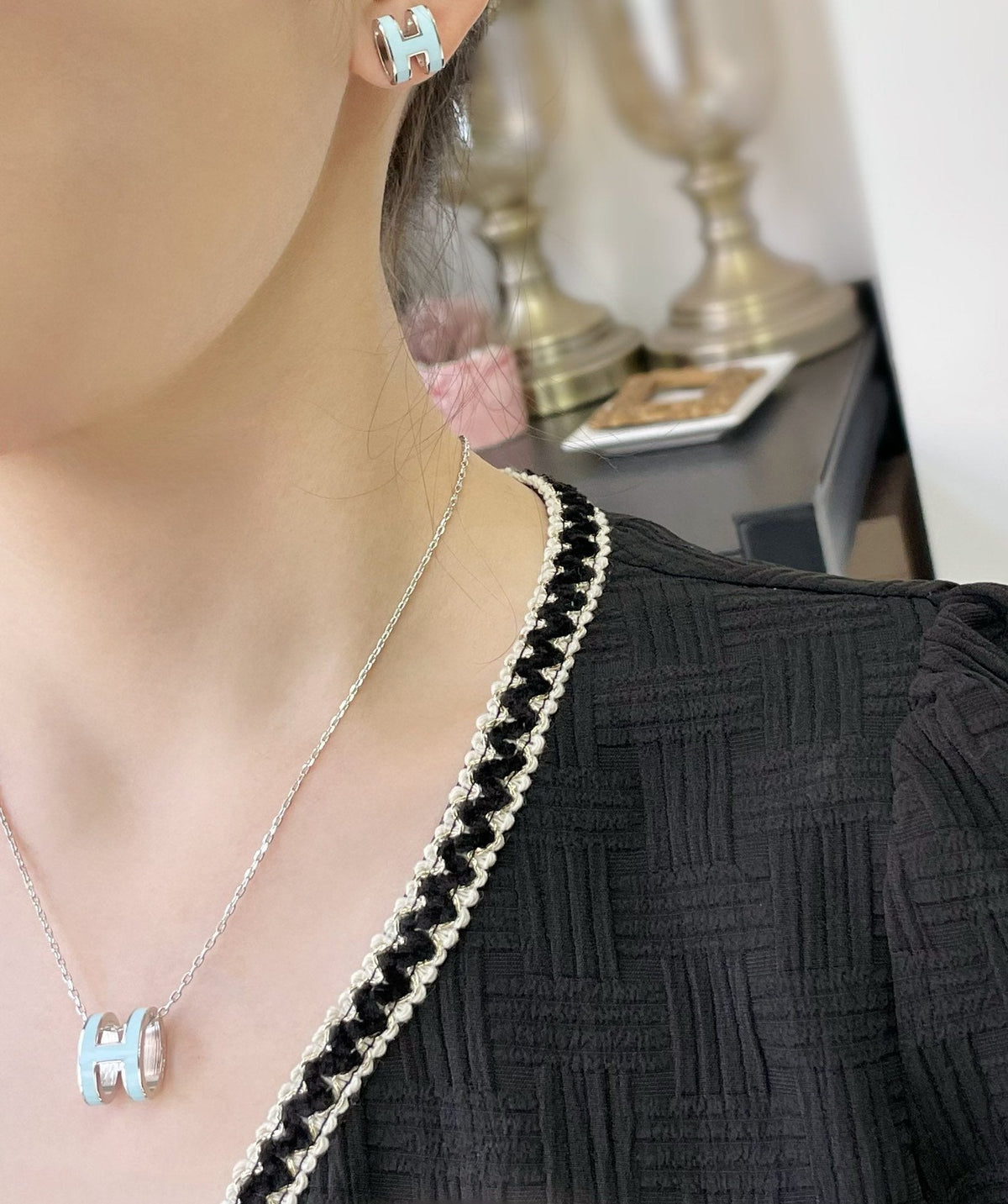[Plus&Max]POP H SKY BLUE STUD EARRINGS