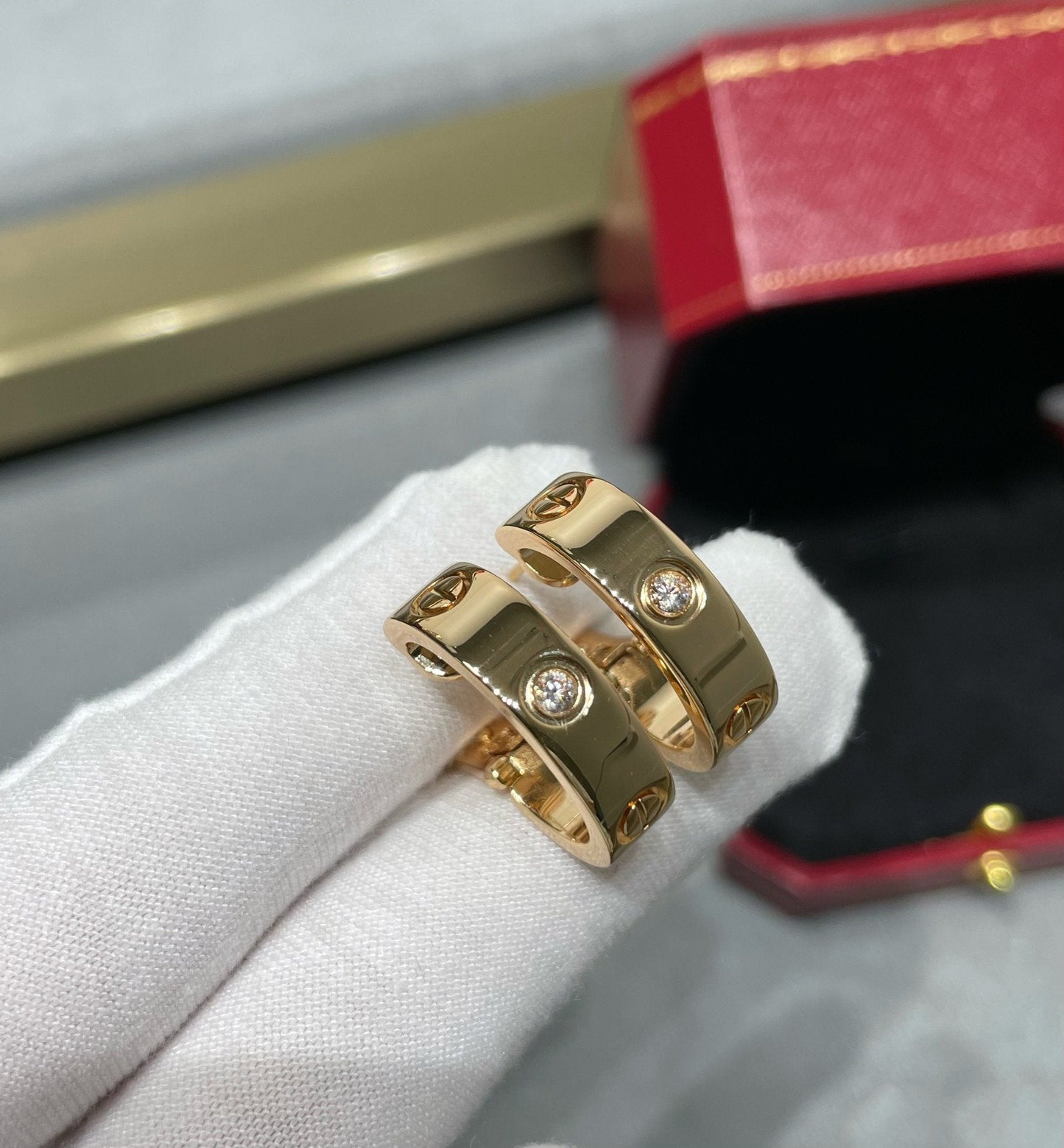 [Max Jewelry ]LOVE 5.5MM 1 DIAMOND EARRINGS
