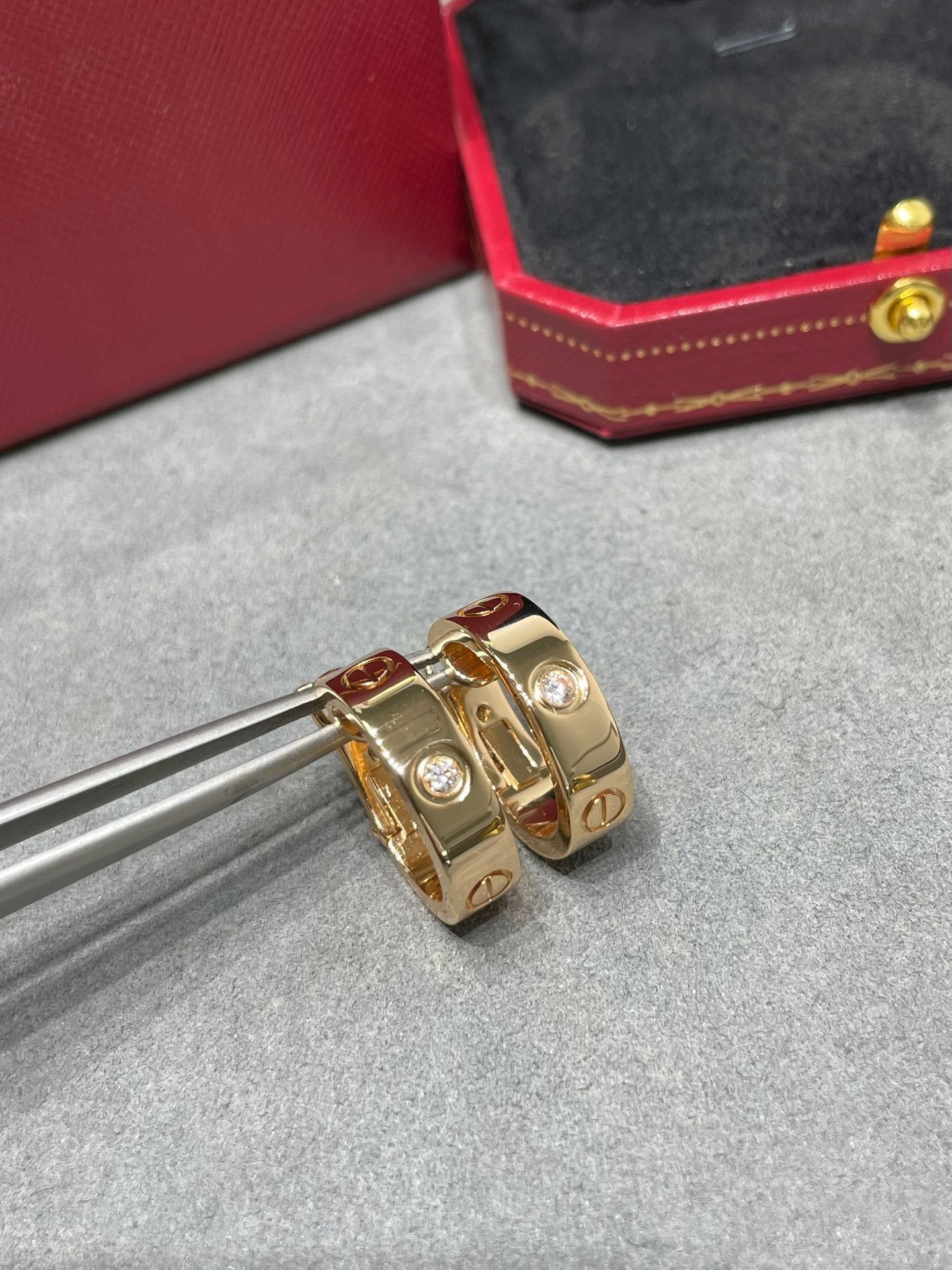 [Max Jewelry ]LOVE 5.5MM 1 DIAMOND EARRINGS